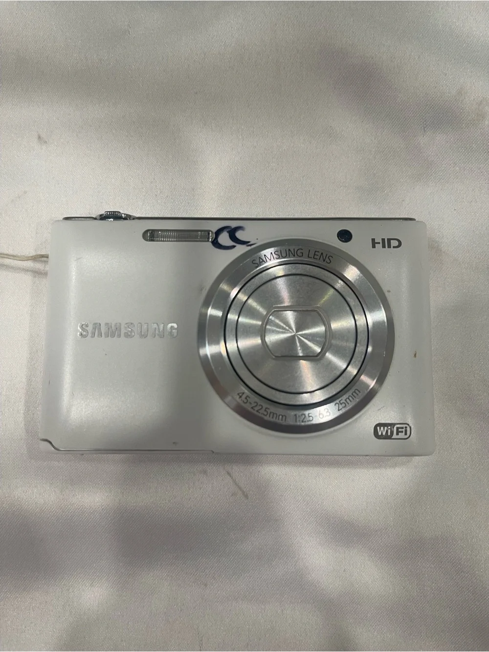 Samsung White Compact Digital Point-and-Shoot Camera with Silver Lens